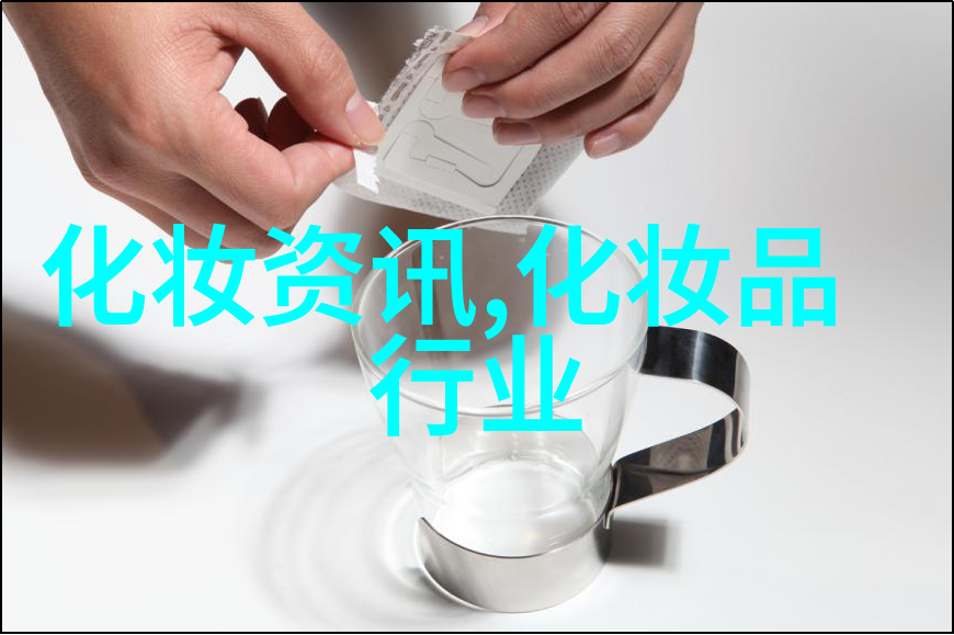 怎样化眼妆显得眼睛大